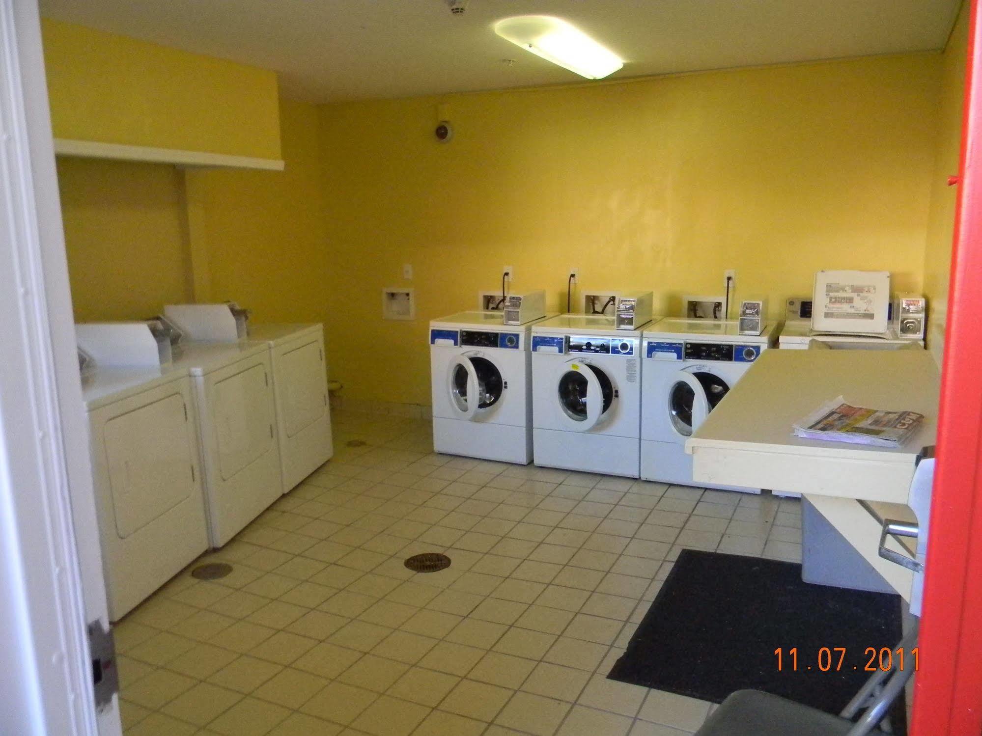 Stay Inn & Suites - Stockbridge Luaran gambar